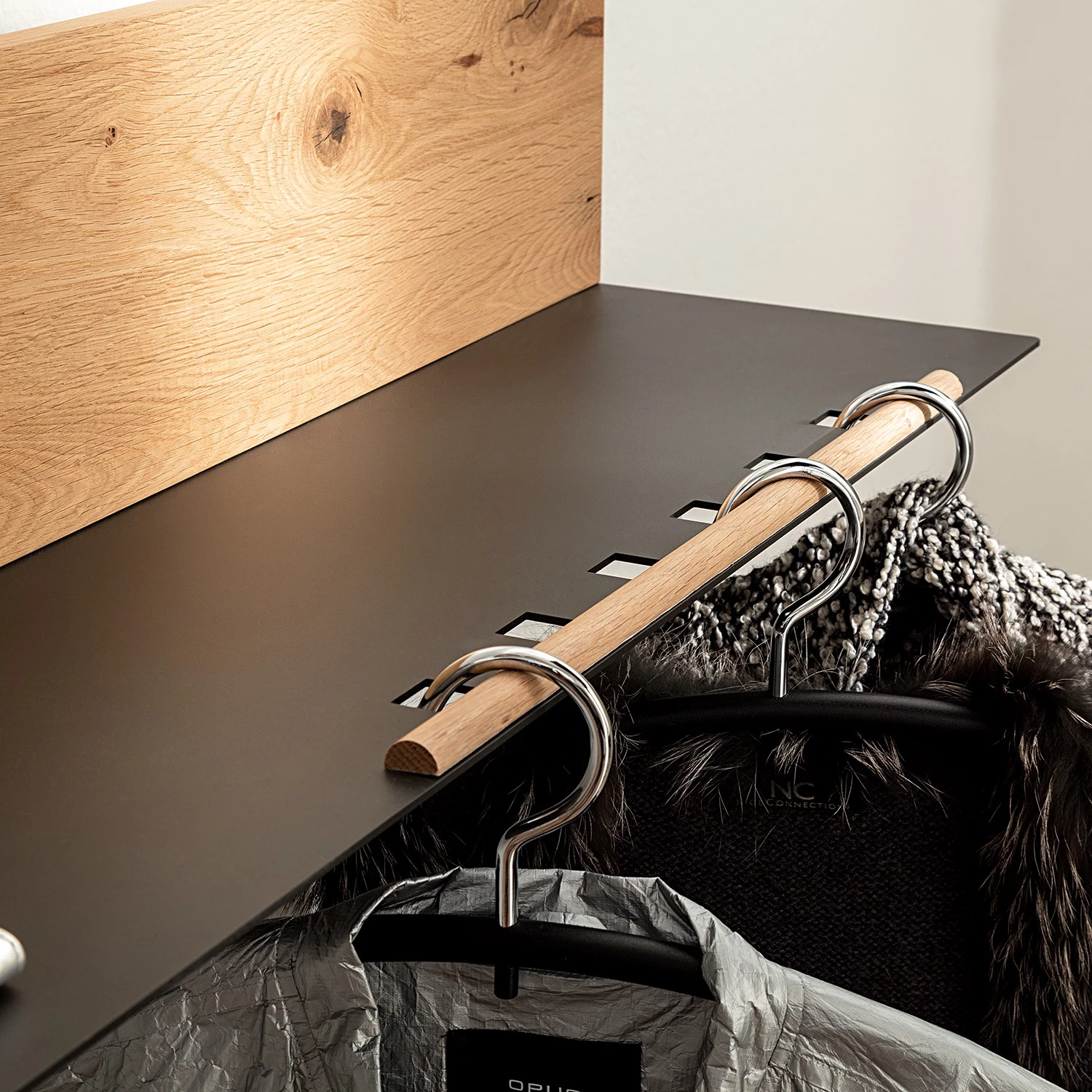 GWINNER Ensemble d’entrée Style (2 éléments) - Cuir véritable / Placage en bois véritable - Noir / Chêne – Image 5